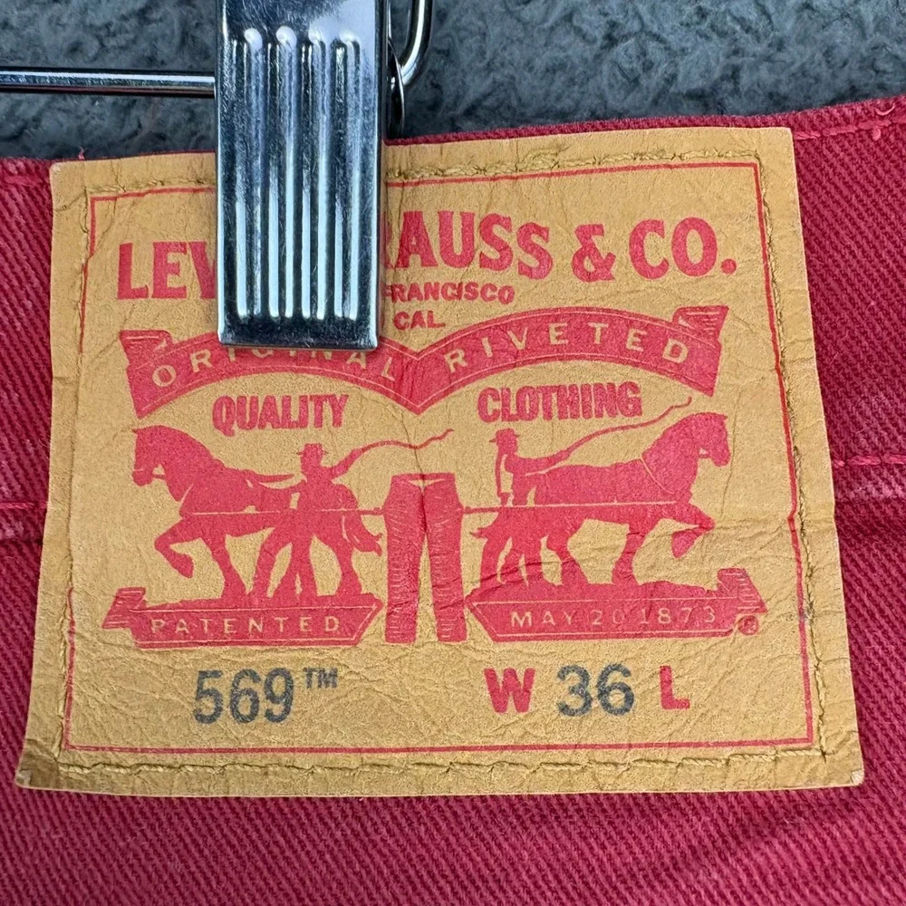 Levis 569 Loose Fit Denim Shorts Mens 36 Red Cotton Blend Baggy Streetwear